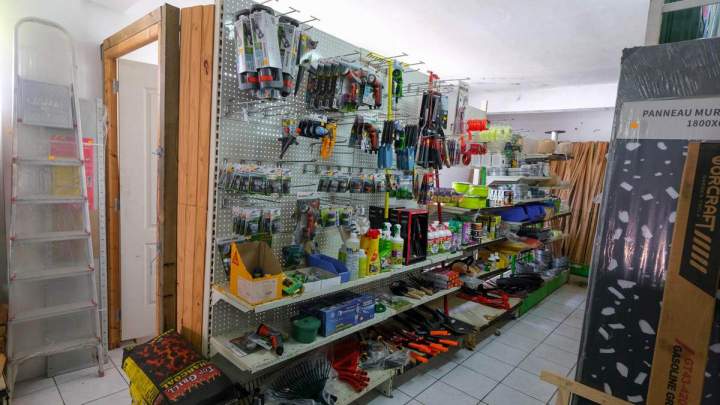 Vente d'articles de bricolage à La Réunion
