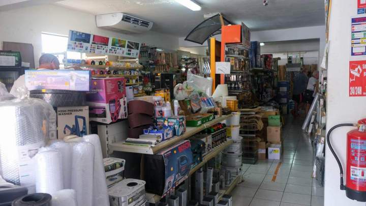 Vente d'articles de bricolage à La Réunion